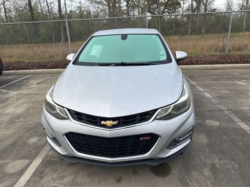 Used 2017 Chevrolet Cruze LT w/ Convenience Package image 2