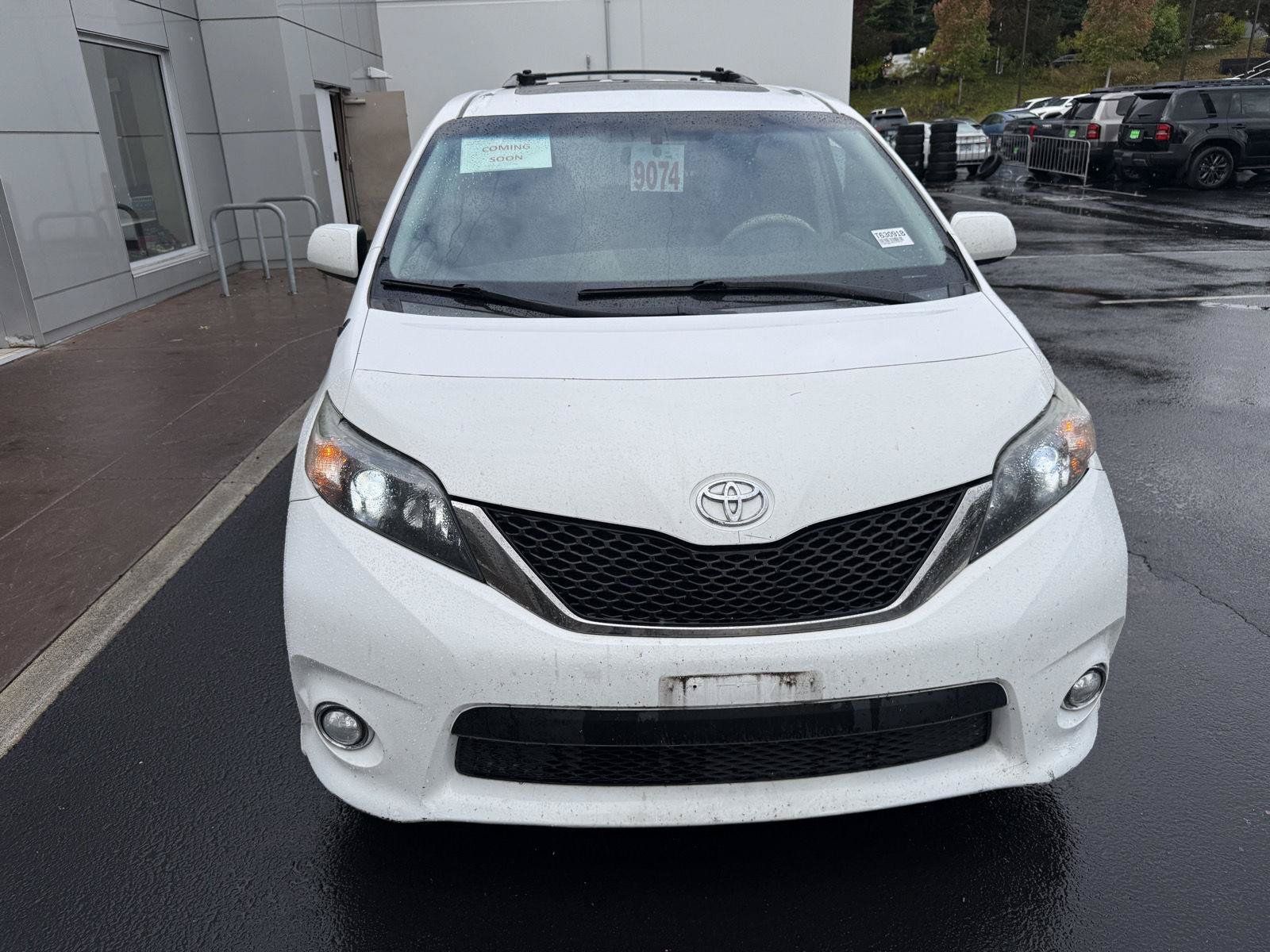 Used 2011 Toyota Sienna SE w/ Preferred Pkg FWD image 8