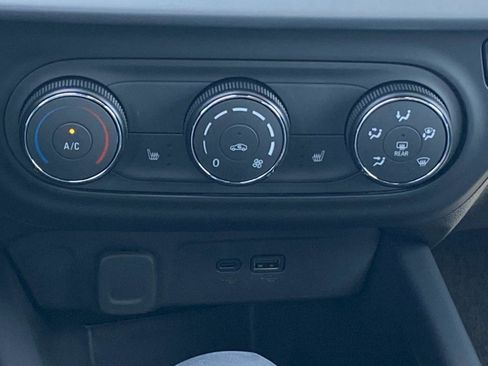 New 2026 Chevrolet Trax RS w/ Sunroof Package FWD image 11