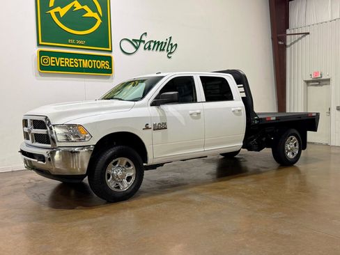 Used 2018 RAM 2500 Tradesman w/ Chrome Appearance Group image 3