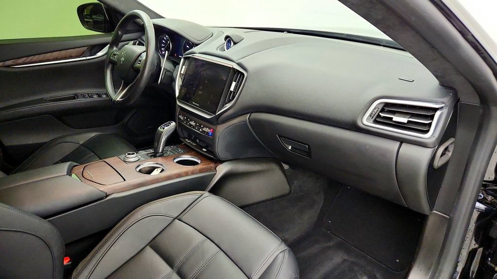 Used 2023 Maserati Ghibli Modena Q4 AWD/4WD image 25