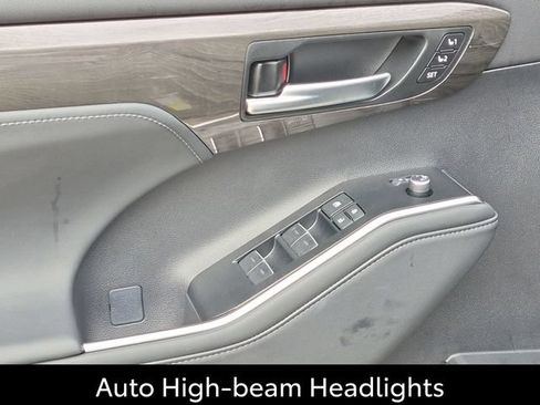 Certified 2026 Toyota Highlander Platinum AWD/4WD image 15