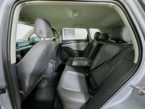 Used 2024 Volkswagen Taos SE image 27