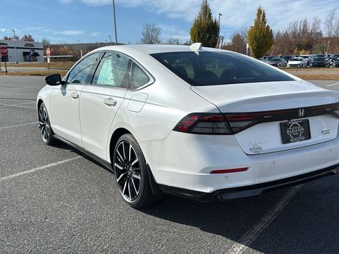 New 2025 Honda Accord Touring image 8