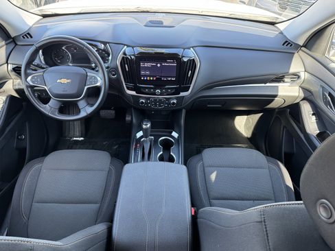 Used 2020 Chevrolet Traverse LT image 33