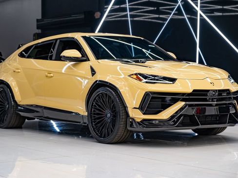Used 2023 Lamborghini Urus Performante AWD/4WD image 1