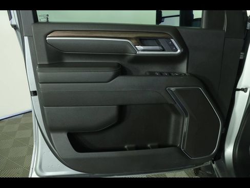 Used 2025 Chevrolet Silverado 2500 LT w/ Safety Package AWD/4WD image 25