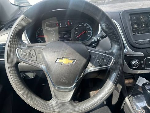 Used 2019 Chevrolet Equinox LS FWD image 31