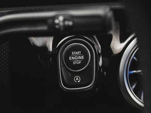 Used 2025 Mercedes-Benz CLA 250 4MATIC image 29