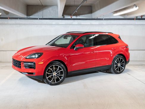 Certified 2024 Porsche Cayenne AWD/4WD image 1