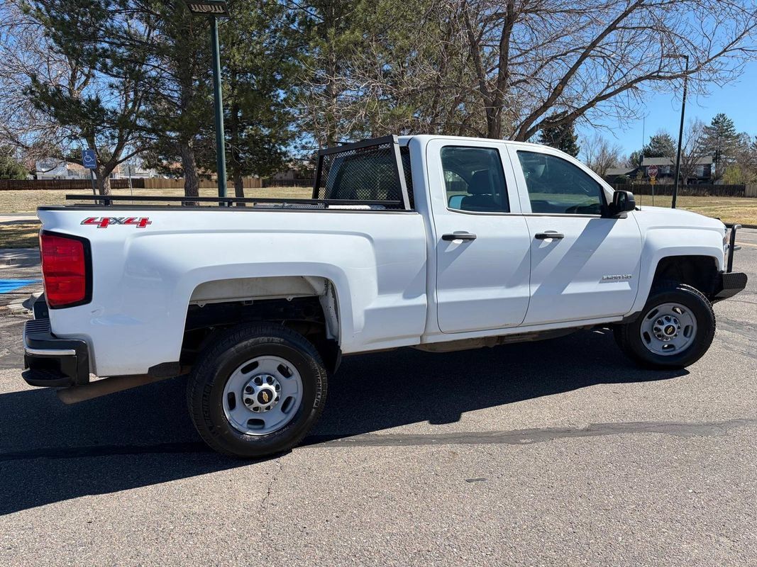 Used 2015 Chevrolet Silverado 2500 W/T AWD/4WD image 4