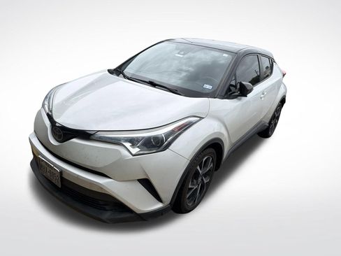 Used 2019 Toyota C-HR XLE FWD image 1
