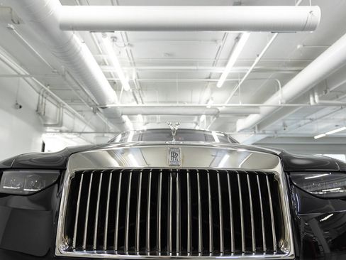 Used 2025 Rolls-Royce Ghost image 19