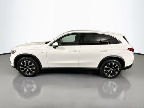 Used 2025 Mercedes-Benz GLC 350e 4MATIC image 4