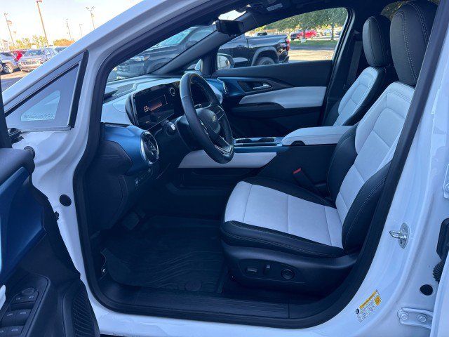 Used 2025 Chevrolet Equinox EV LT w/ Convenience Package II FWD image 16