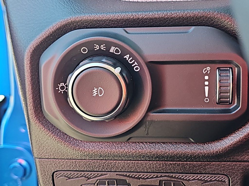 Used 2025 Jeep Wrangler Unlimited Sport AWD/4WD image 36