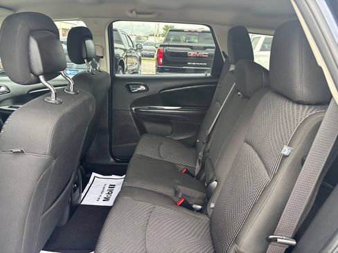 Used 2020 Dodge Journey SE FWD image 33