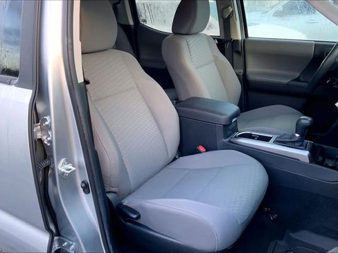 Used 2022 Toyota Tacoma SR5 image 9