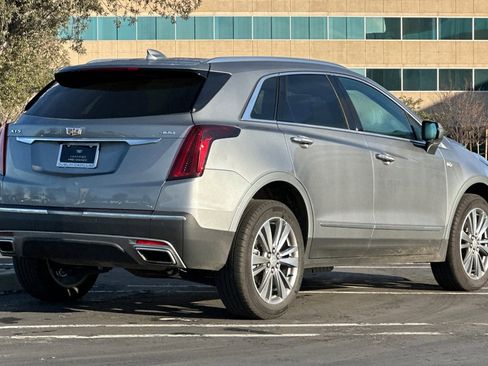 Used 2025 Cadillac XT5 Premium Luxury image 4