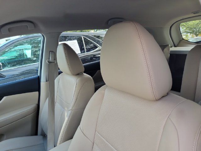 Used 2016 Nissan Rogue SL FWD image 20