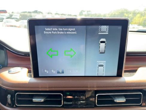 Used 2022 Lincoln Aviator Grand Touring w/ Equipment Group 301A AWD/4WD image 34