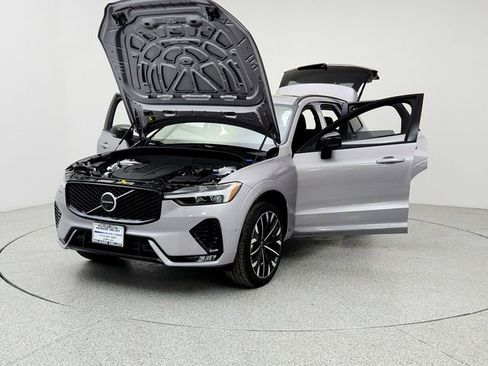 New 2026 Volvo XC60 B5 Ultra w/ Climate Package image 9