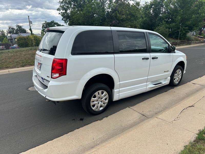 Used 2019 Dodge Grand Caravan SE FWD image 6
