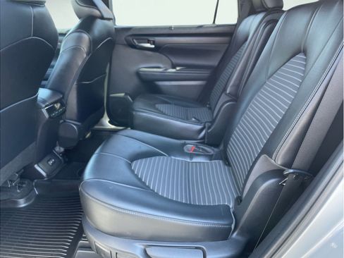 Used 2023 Toyota Highlander XSE AWD/4WD image 15