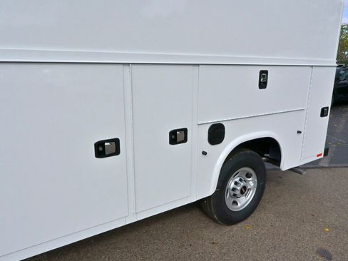 New 2025 GMC Savana 3500 w/ Power Convenience Package image 6