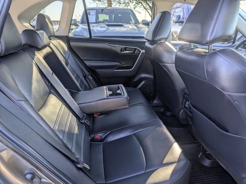 Used 2023 Toyota RAV4 XLE Premium image 31