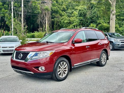 Used 2014 Nissan Pathfinder SL w/ SL Premium Package FWD image 3