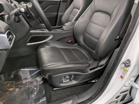 Used 2020 Jaguar F-PACE Prestige image 10