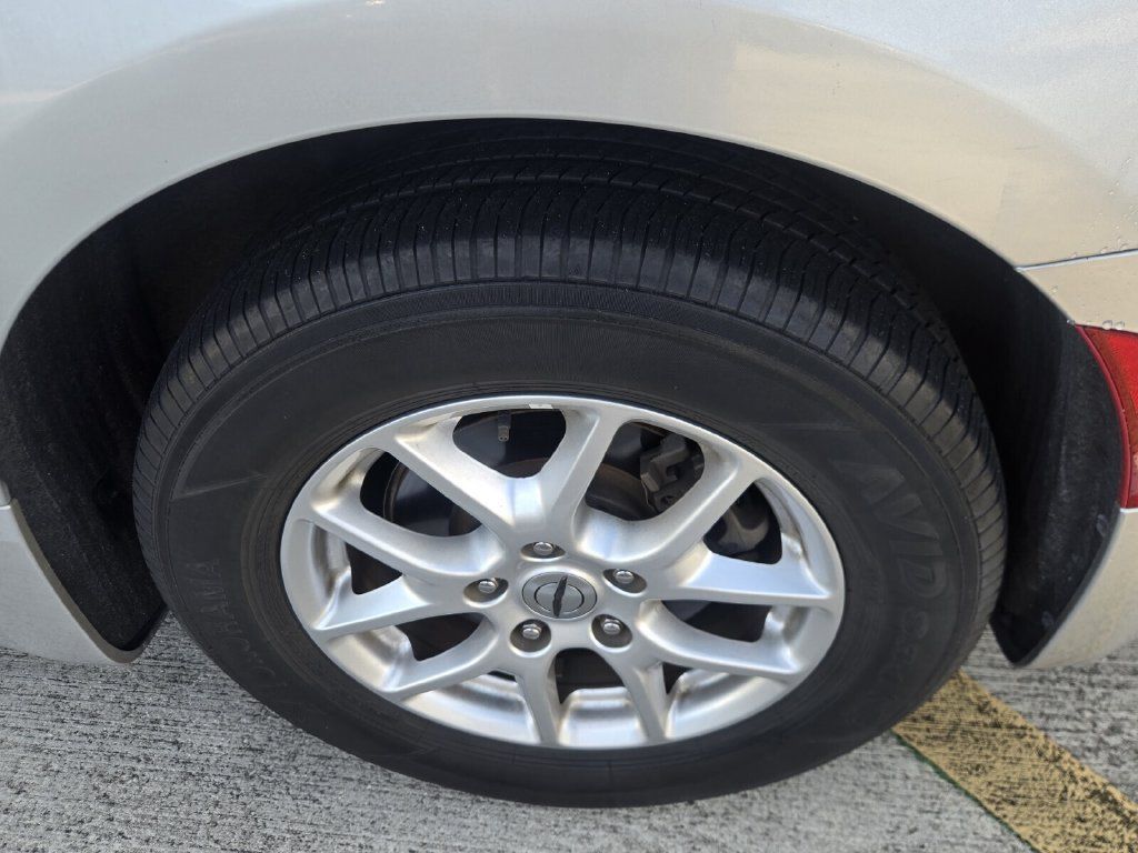 Used 2022 Chrysler Voyager LX FWD image 5