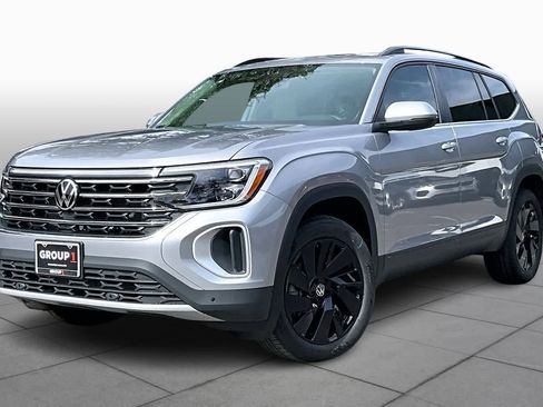 New 2026 Volkswagen Atlas SE FWD image 1