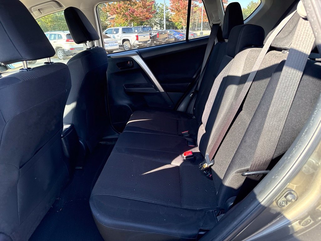 Used 2015 Toyota RAV4 LE FWD image 13