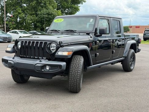 Used 2021 Jeep Gladiator Sport AWD/4WD image 2