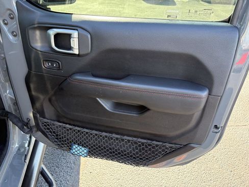 Used 2018 Jeep Wrangler Unlimited Rubicon w/ Dual Top Group image 14