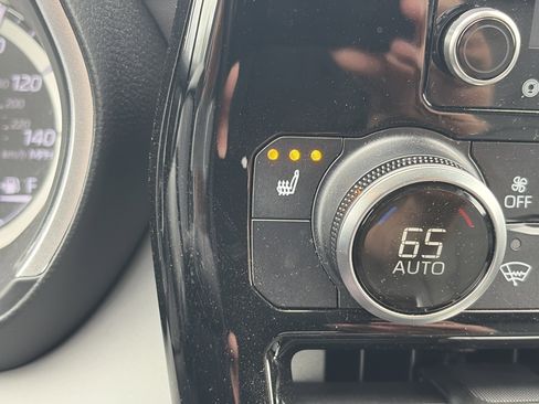 Used 2022 Toyota Highlander XLE image 35