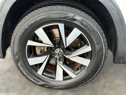 Used 2020 Volkswagen Atlas Cross Sport SE FWD image 11