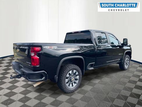 Used 2024 Chevrolet Silverado 2500 Custom w/ Custom Value Package AWD/4WD image 4