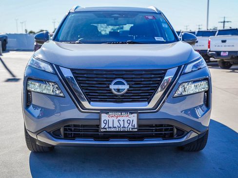 Used 2023 Nissan Rogue SL image 2