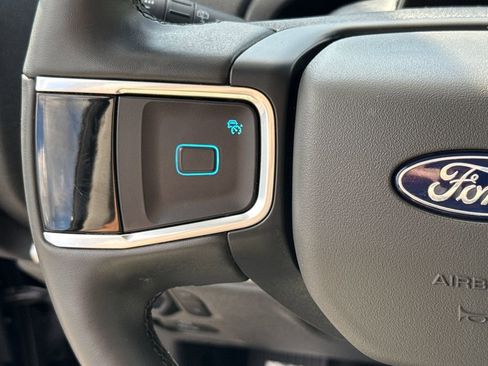 Certified 2025 Ford Expedition Active image 16