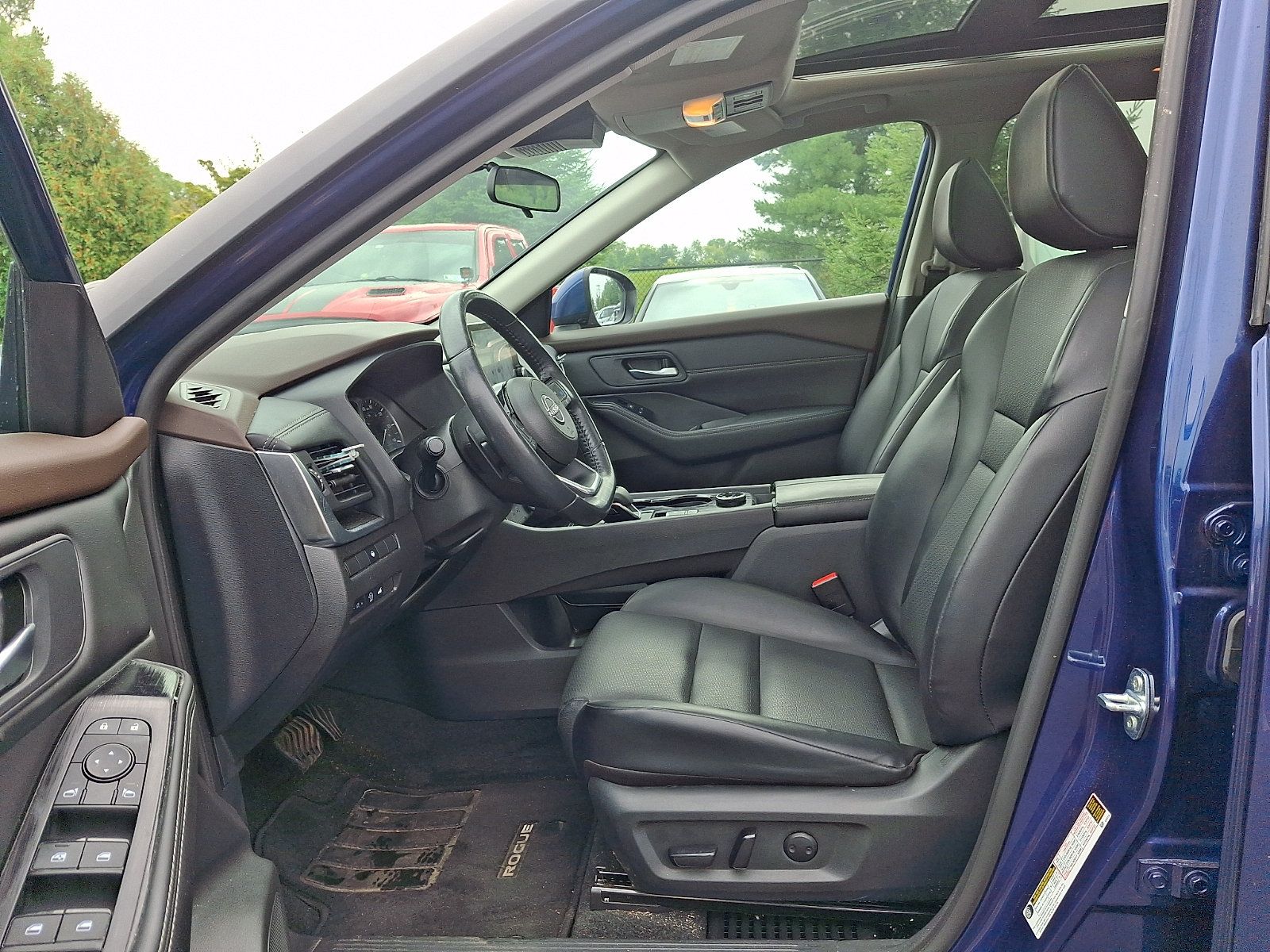 Certified 2023 Nissan Rogue SV w/ SV Premium B Package AWD/4WD image 13