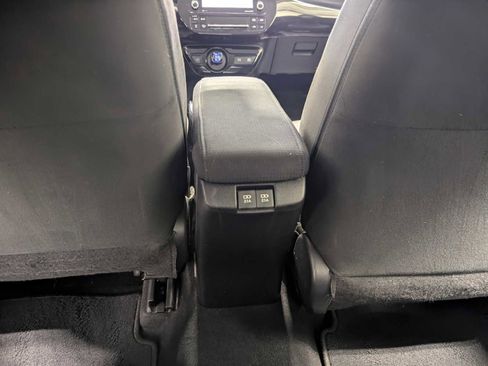 Used 2021 Toyota Prius L Eco w/ Carpet Mat Package (TMS) image 21
