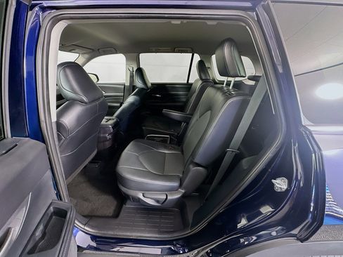 Used 2025 Toyota Grand Highlander FWD image 28