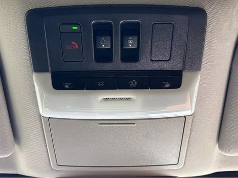 Certified 2026 Nissan Pathfinder Platinum FWD image 35