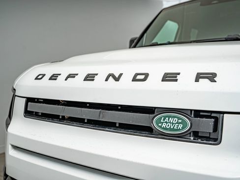 Used 2024 Land Rover Defender 110 X-Dynamic SE AWD/4WD image 12
