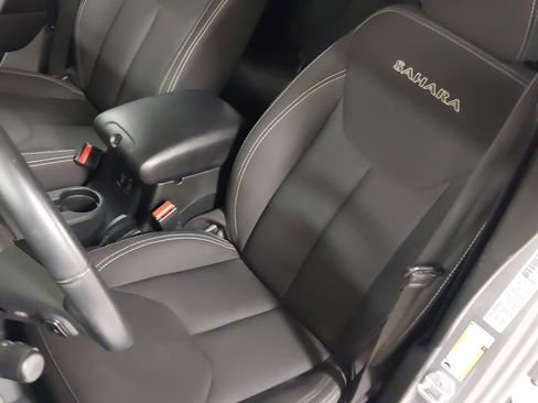Used 2018 Jeep Wrangler Unlimited Sahara image 23