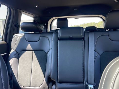 New 2026 Jeep Grand Cherokee L 4WD image 24