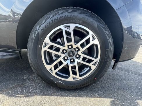 New 2025 Ford Expedition Max Active image 13